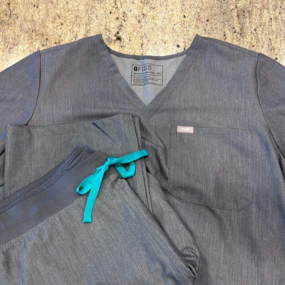 FIGS scrub SET, XXL in Graphite